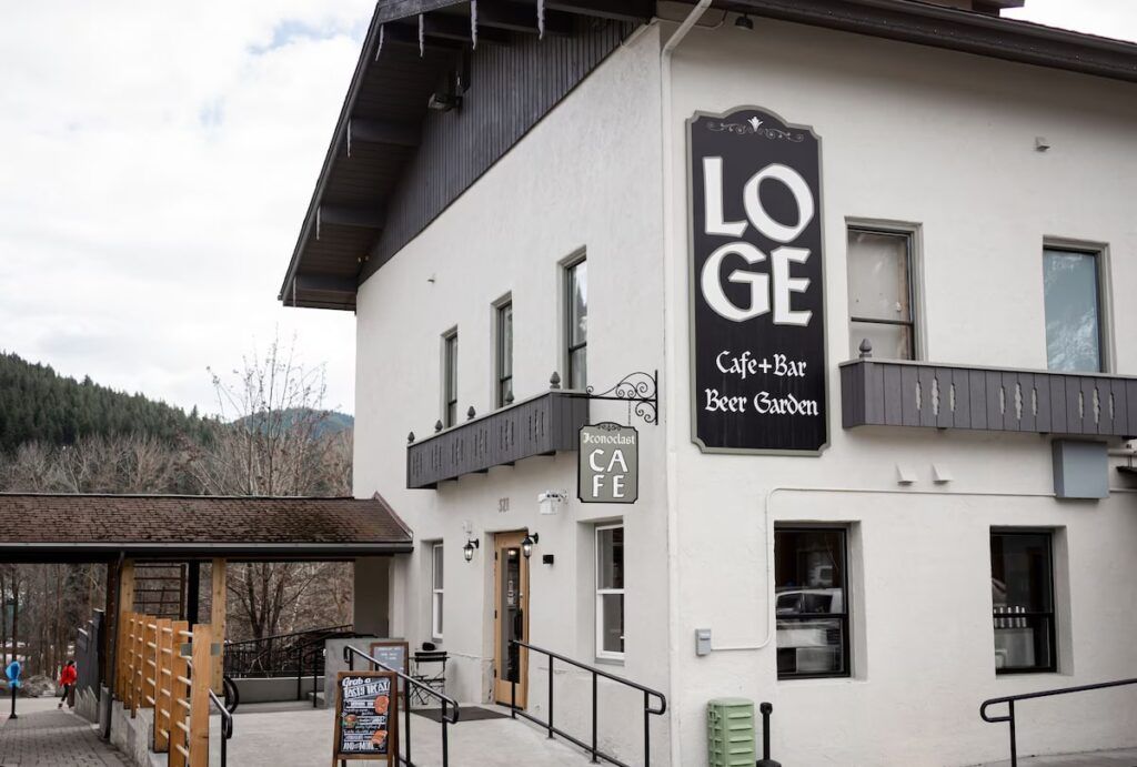 LOGE Leavenworth Downtown